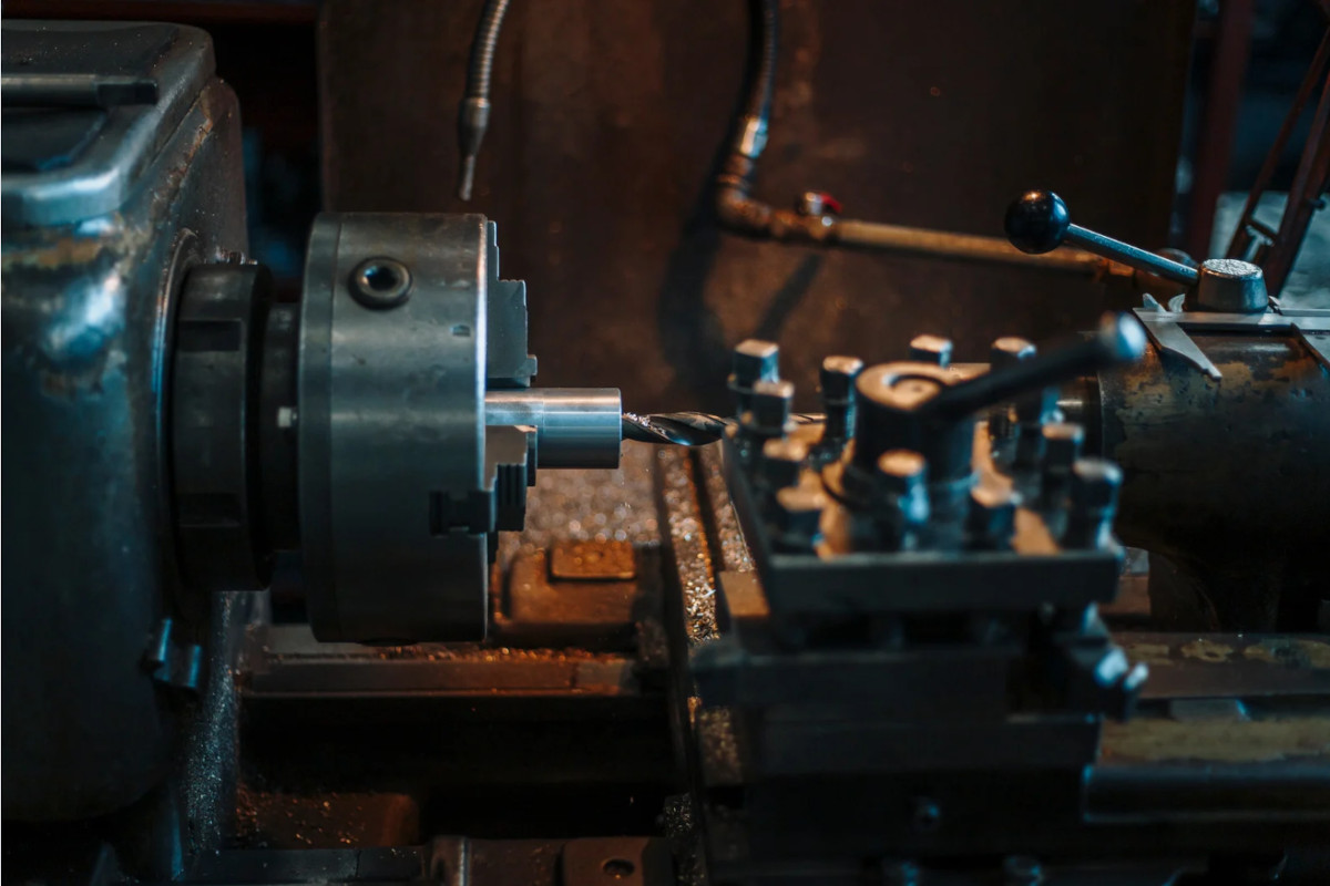 Professionelle Industriemontage und Maschinenverlagerung